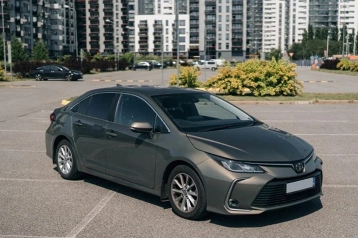 Standard class vehicles for comfortable and reliable chauffeur transfers in Latvia